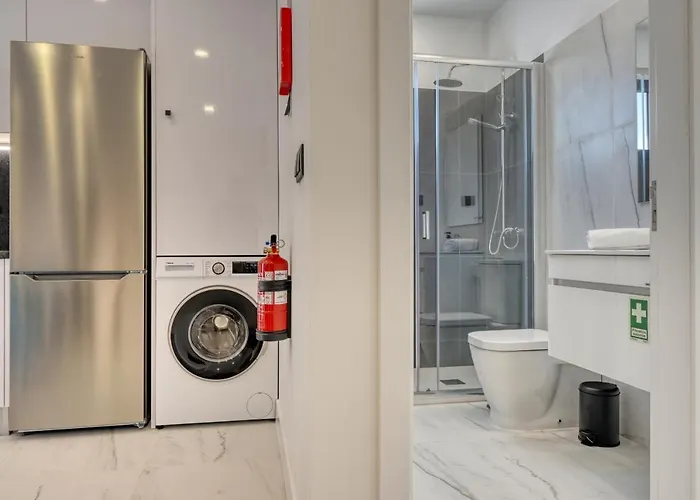 Beco Santa Emilia 2f, A In Madeira *