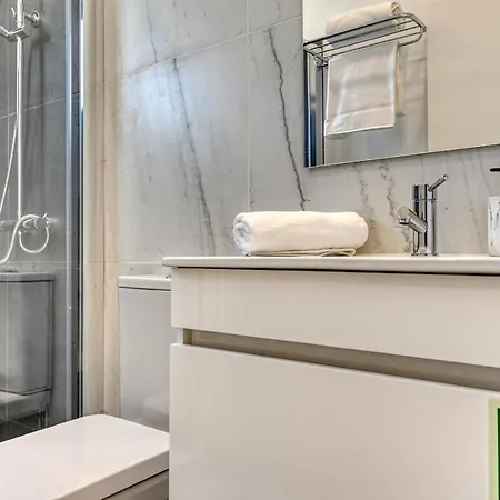 Beco Santa Emilia 2f, A In Madeira Φουνκάλ